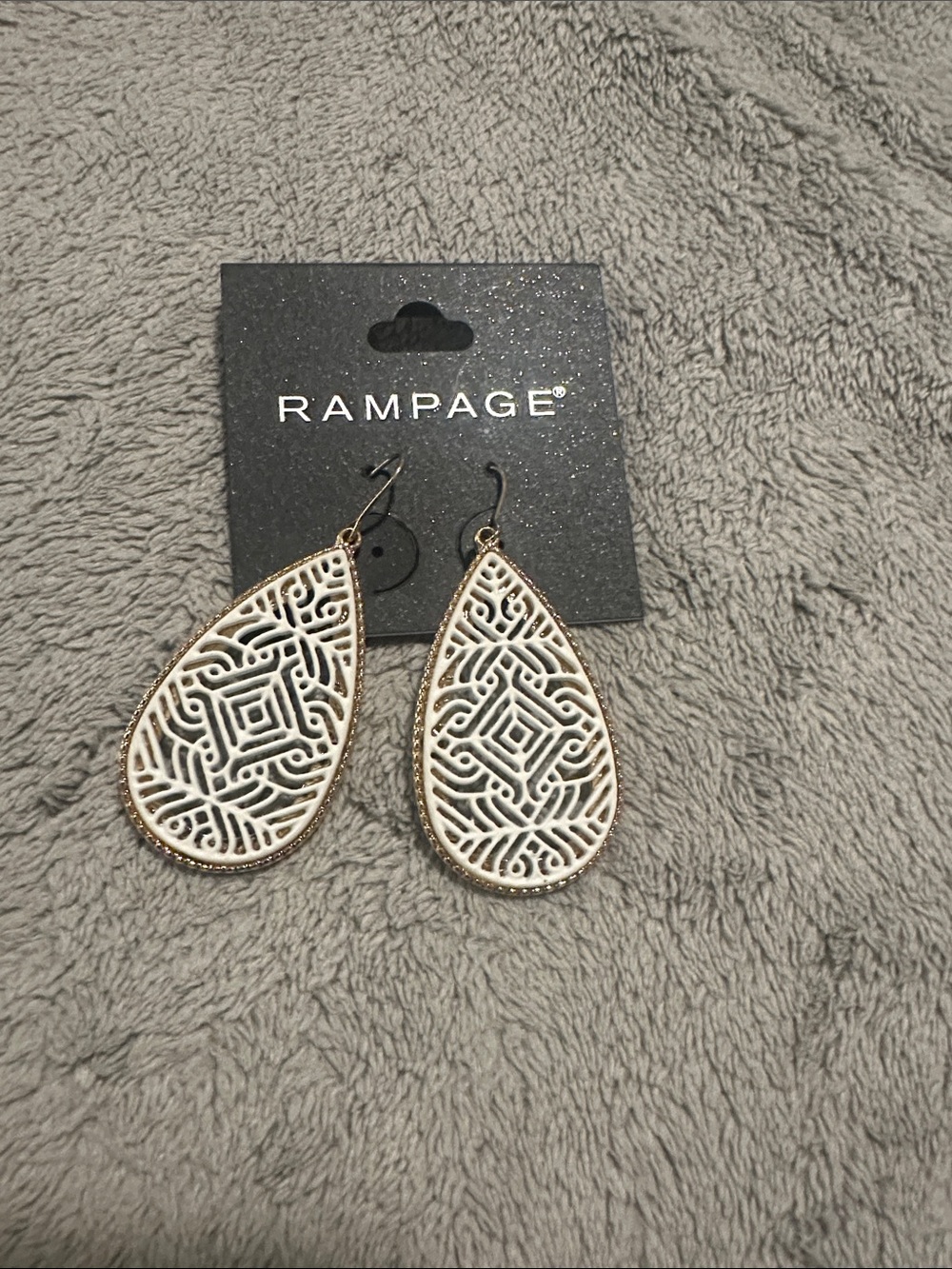 Rampage White and Gold Teardrop Filigree Earrings